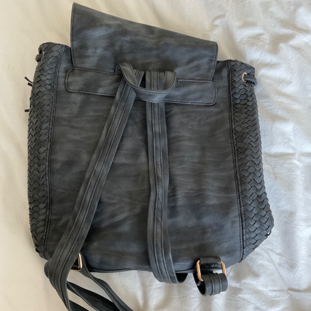 Backpack - Picture 3 of 4